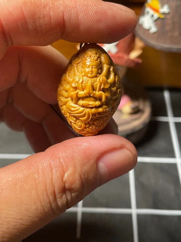 千手观音，生肖鼠守护神，橄榄核雕刻