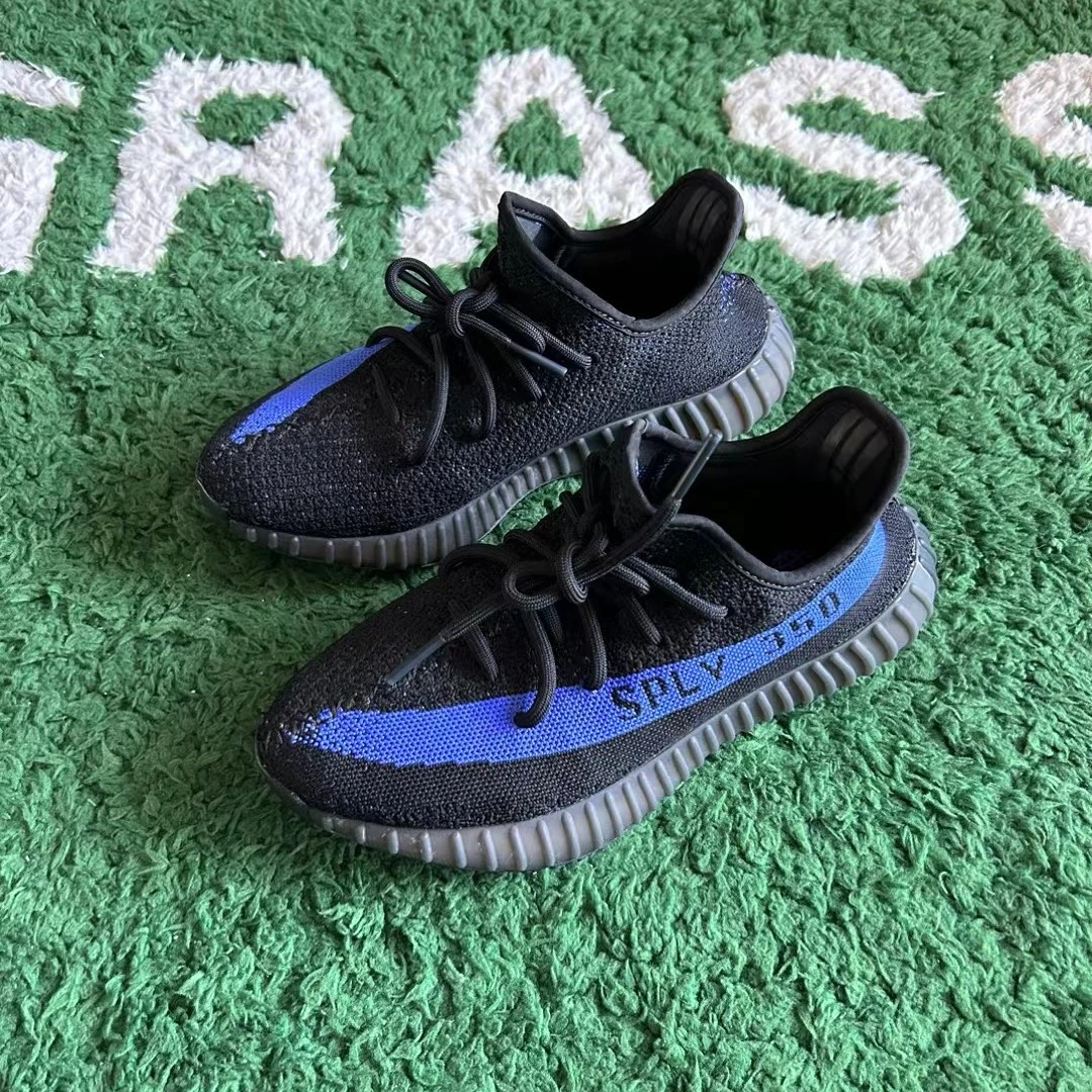 39码/Yeezy350黑蓝球鞋/95新无原盒/公价1993