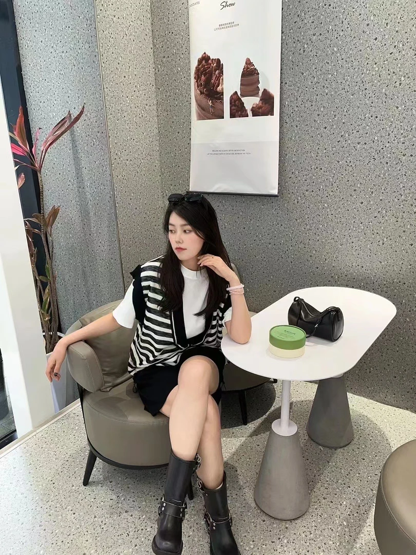 【天使】2024春季新款时尚休闲百搭宽松显瘦小众条纹针织马甲韩版