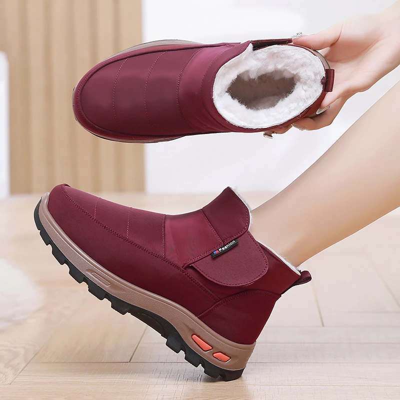 冬季户外加绒保暖纯羊毛中老年妈妈女棉靴子老北京防水防滑雪地靴