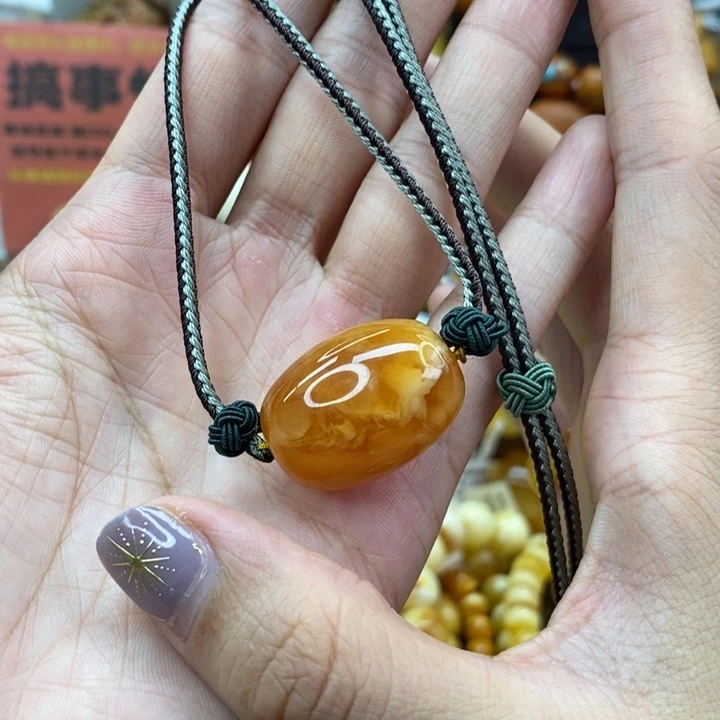 琥珀裸石未镶嵌琥珀