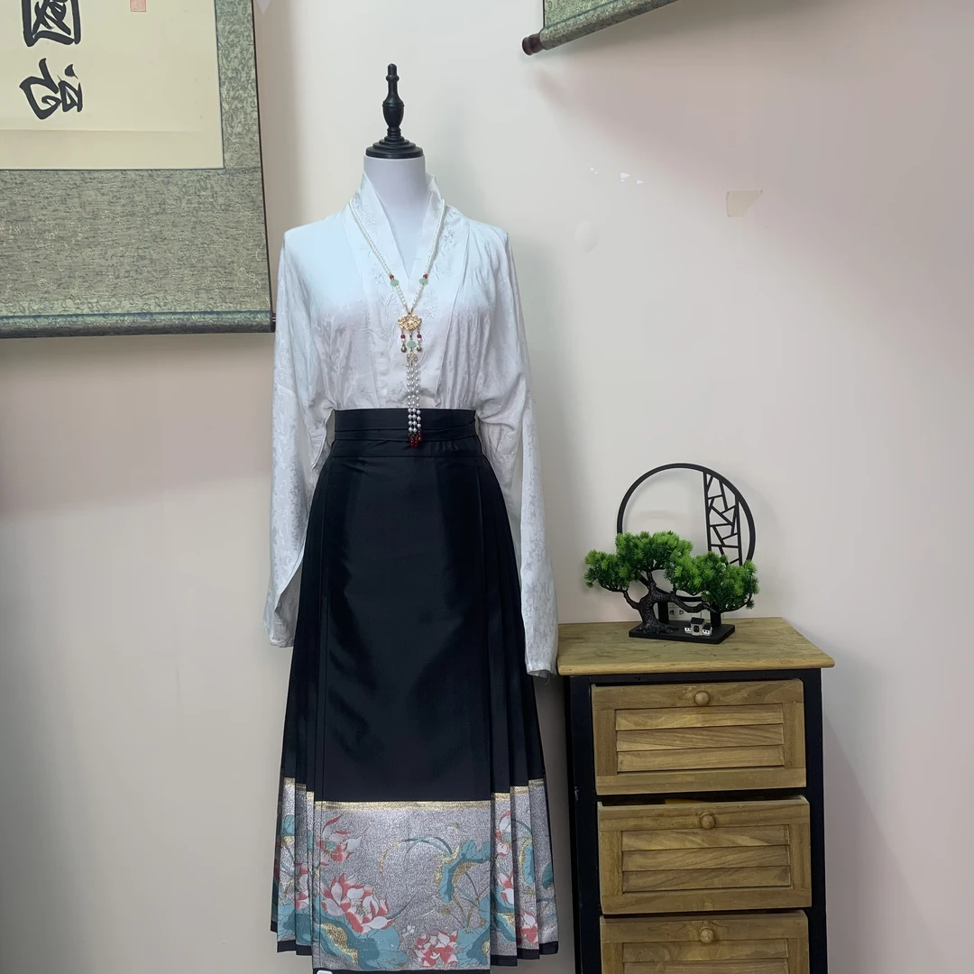 唐织韵原创汉服【荷韵】重工织金妆花八分曹县马面裙国风小个子穿搭