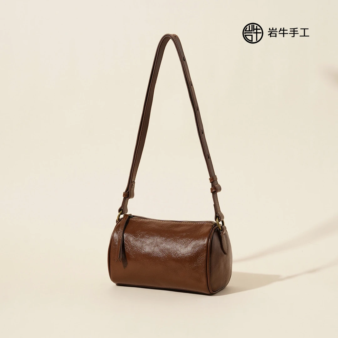 岩牛时尚百搭植鞣牛皮枕头包小众设计感女士真皮包YN3410