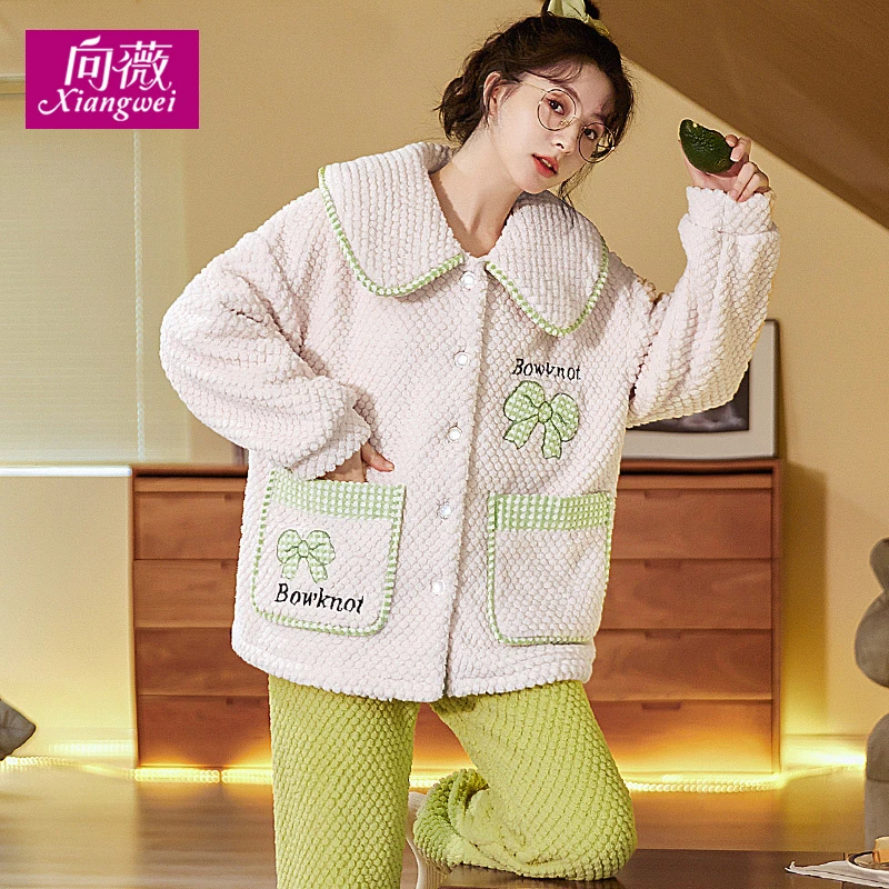 秋冬季法兰绒睡衣女家居服加厚珊瑚绒女开衫可爱外穿甜美套装大码