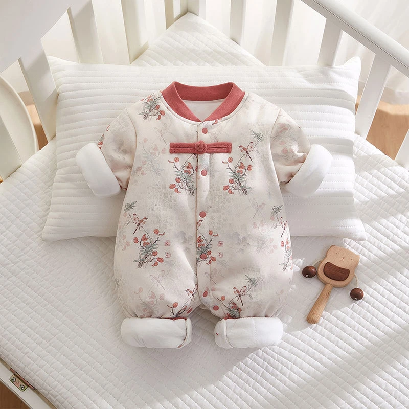 男宝宝连体衣加厚秋冬外出爬服120g保暖新生儿衣服中国风婴儿哈衣