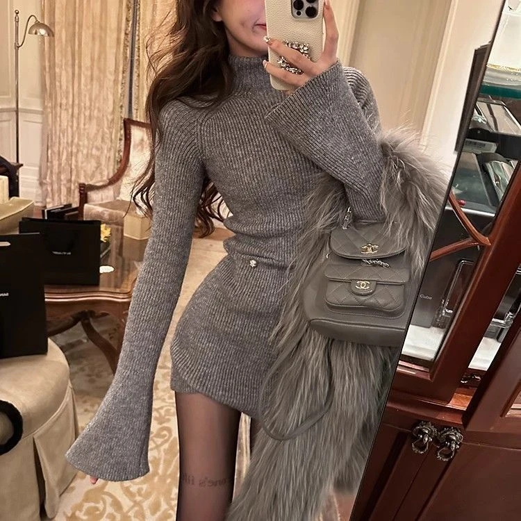 圣诞节内搭打底喇叭袖高领小香连衣裙子女2024新款螺纹上衣包臀裙