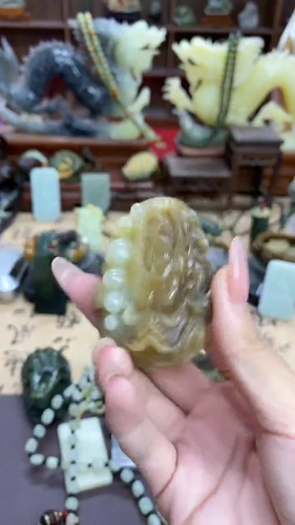 【闪购商品】岫岩老玉（透闪石质玉）颈饰未镶嵌手把