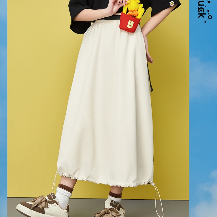 B.Duck小黄鸭奇妙仲夏2025春季新款显瘦创意公仔腰包白色花苞裙