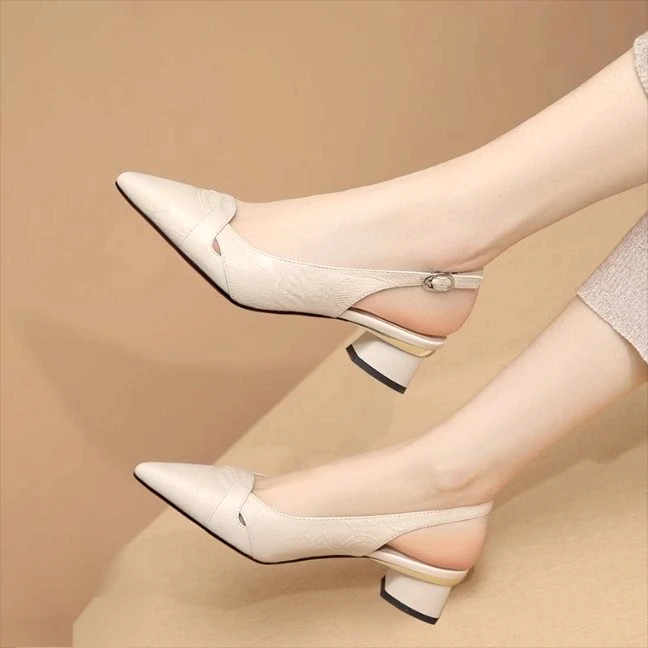 【天美鞋柜】女士时装凉鞋2024气质爆款尖头时尚百搭中跟白色高跟鞋
