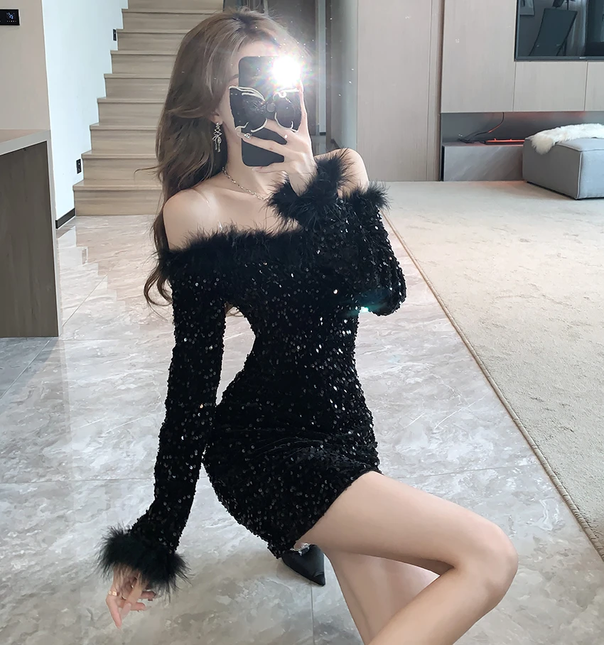 生日party宴会小礼服裙高级感包臀吊带一字肩黑色羽毛亮片连衣裙