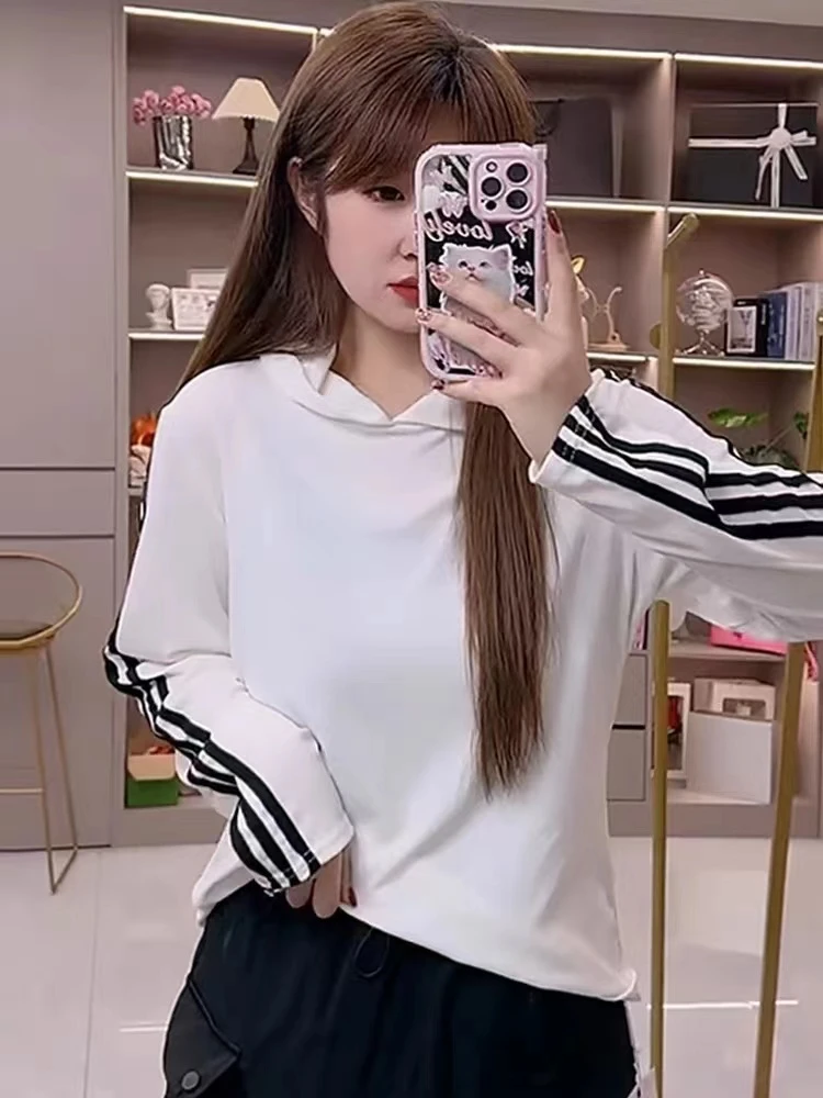 2024秋季新款条纹连帽拼接撞色长袖T桖女宽松时尚百搭减龄上衣潮