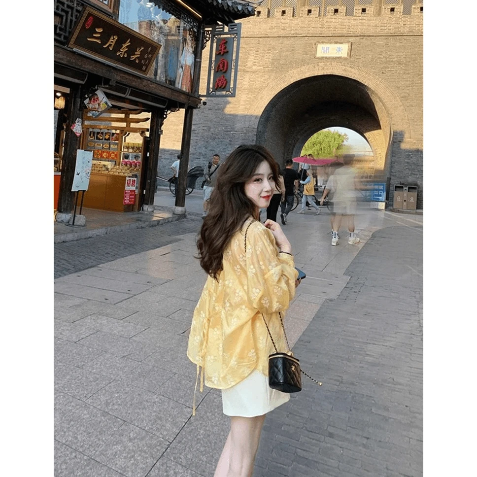 法式衬衫上衣女装夏季新款大码胖mm防晒衫黄色小衫遮肚子雪纺衫女