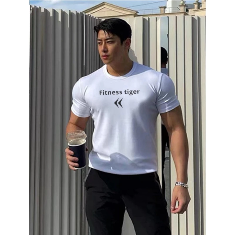 新款潮牌运动速干男T恤短袖百搭修身圆领透气打底休闲肌肉健身衣