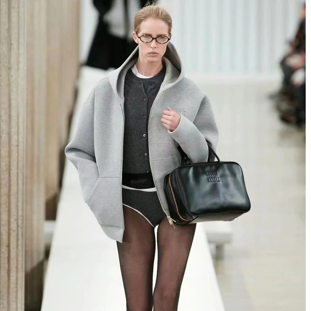 ONE JUN|连帽外套 贴布绣阔版净色简约百搭外套J23E01