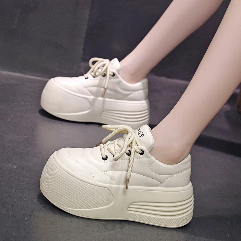 厚底板鞋女2025春季新款百搭真皮小白鞋小个子增高休闲松糕面包鞋