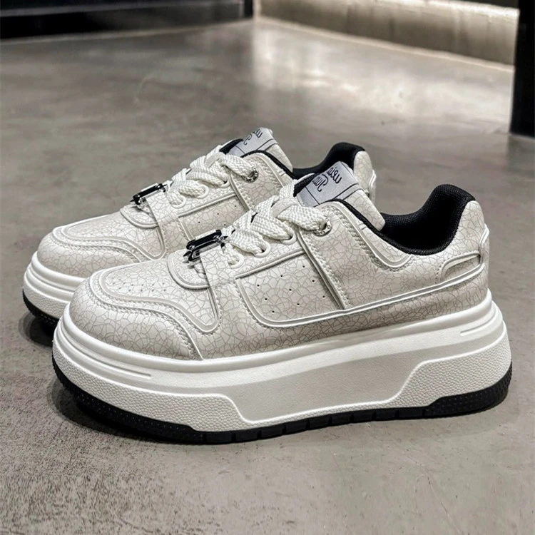 【MR】2024秋季新款小众锁扣复古爆裂纹休闲时尚板鞋厚底增高百搭款