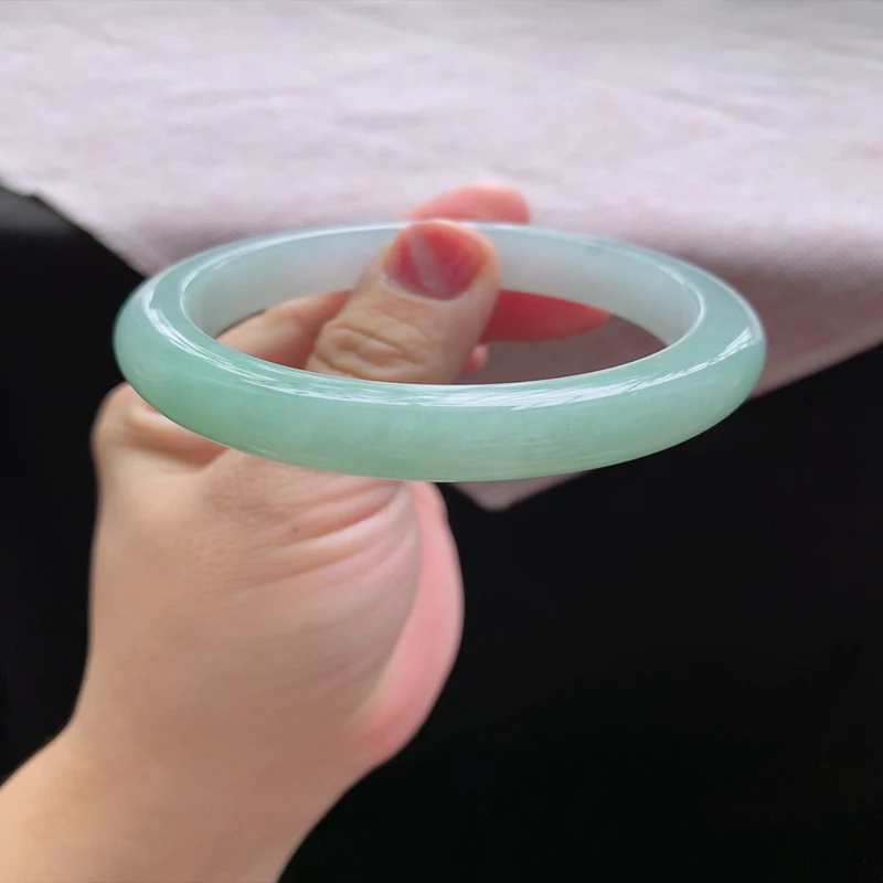 56圈24670冰糯种飘翠绿色翡翠平安镯手镯子正圈玉环好种水润 a25