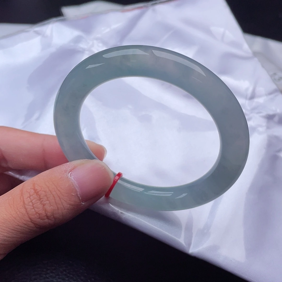 翡翠手镯未镶嵌李**，圆条52