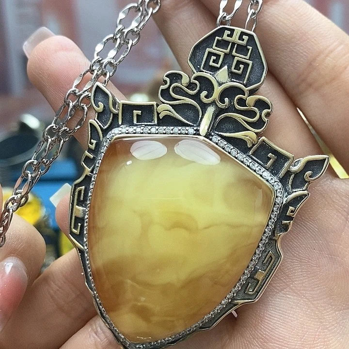 琥珀颈饰未镶嵌吊坠