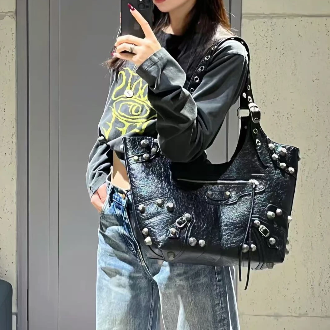 95新 Balenciaga/巴黎世家 坤球奢选 巴黎世家中号carryall单肩包