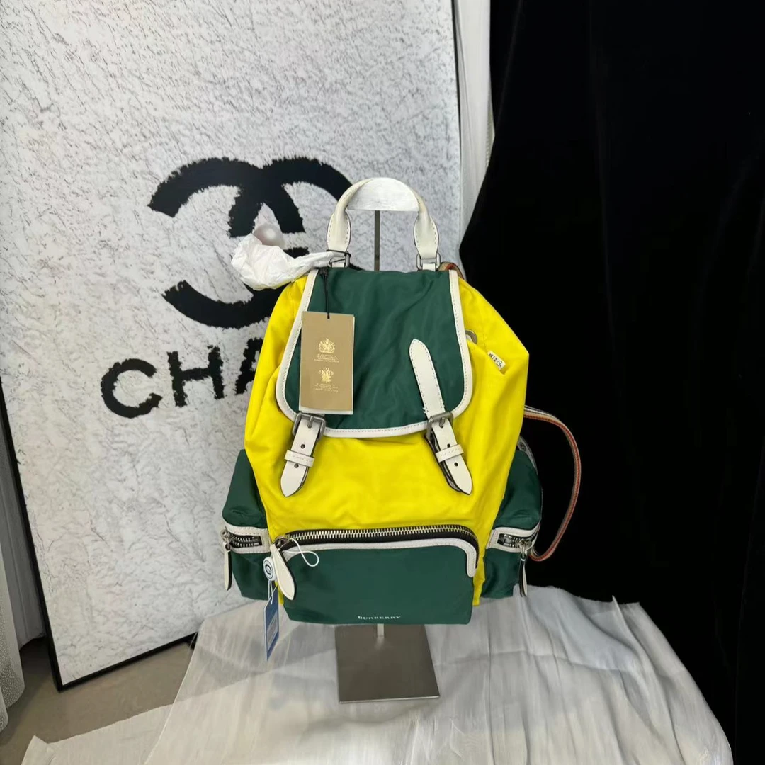 95新 BURBERRY/博柏利 坤球奢选 巴宝莉大号双肩包