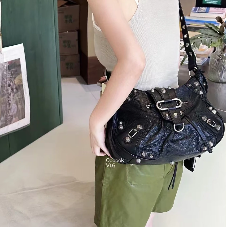 95新 Balenciaga/巴黎世家 95新 巴黎世家 CS5467/月牙黑色大号包