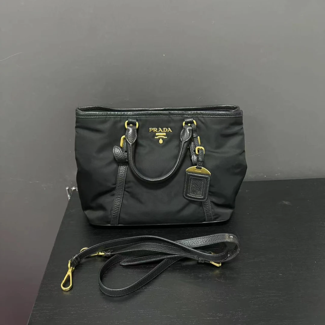 95新 Prada/普拉达 坤球奢选 普拉达尼龙沙滩包