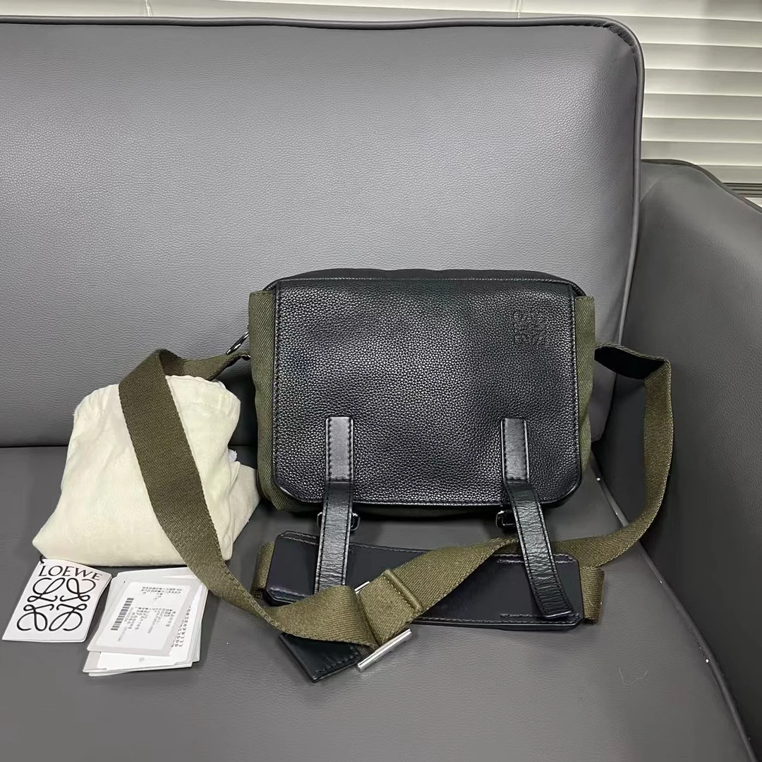 95新 LOEWE/罗意威 坤球奢选 罗意威小邮差包