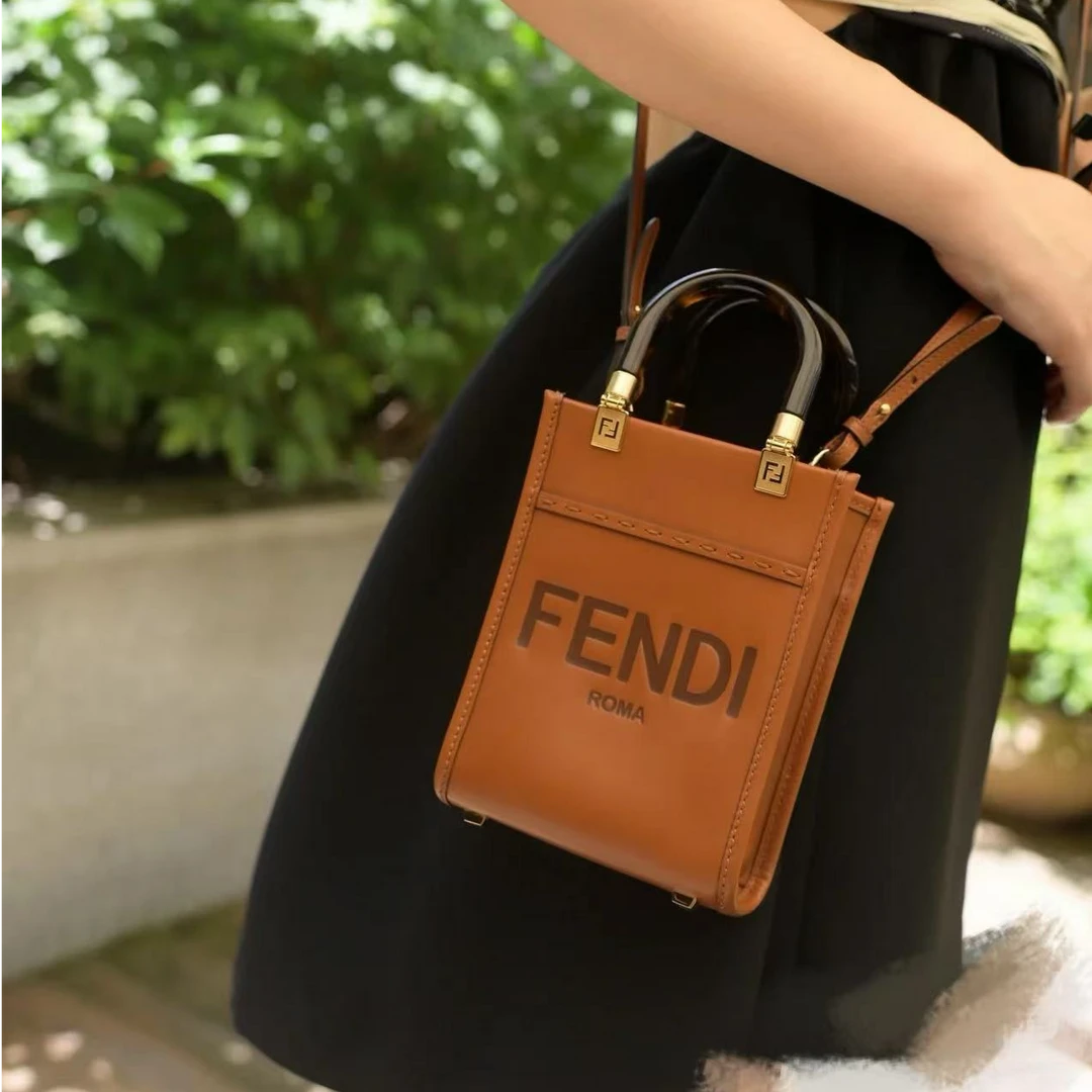 95新 FENDI/芬迪 坤球奢选芬迪mini琴谱斜挎包