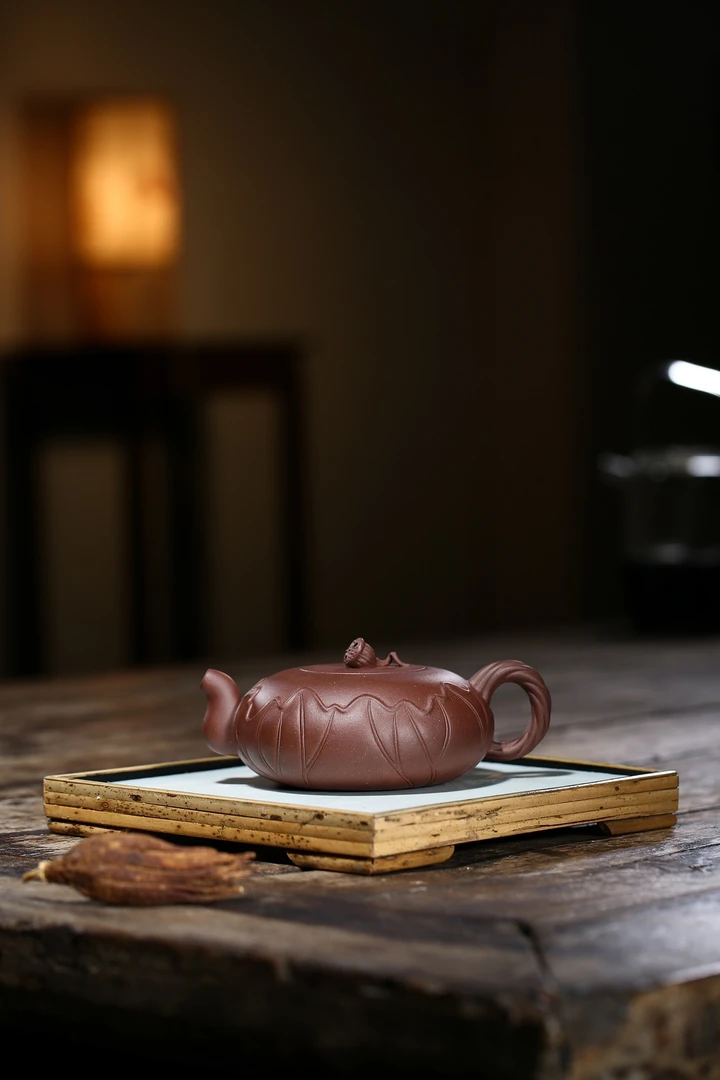 【国工蒋洁紫砂壶】莲意壶··精工半手·黄龙山原矿老紫泥·320ml