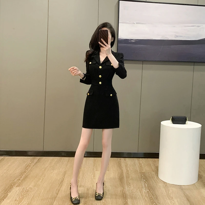 法式赫本风黑色西装连衣裙女秋装2024新款轻熟高级感收腰包臀裙子