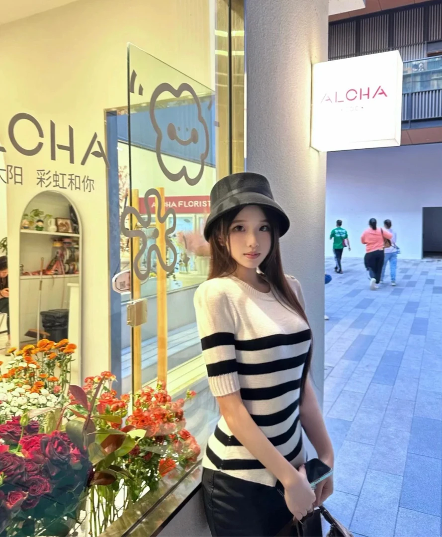 BALMAIN 巴尔曼/SS21条纹短袖套头修身毛衣/34码/99新/001170