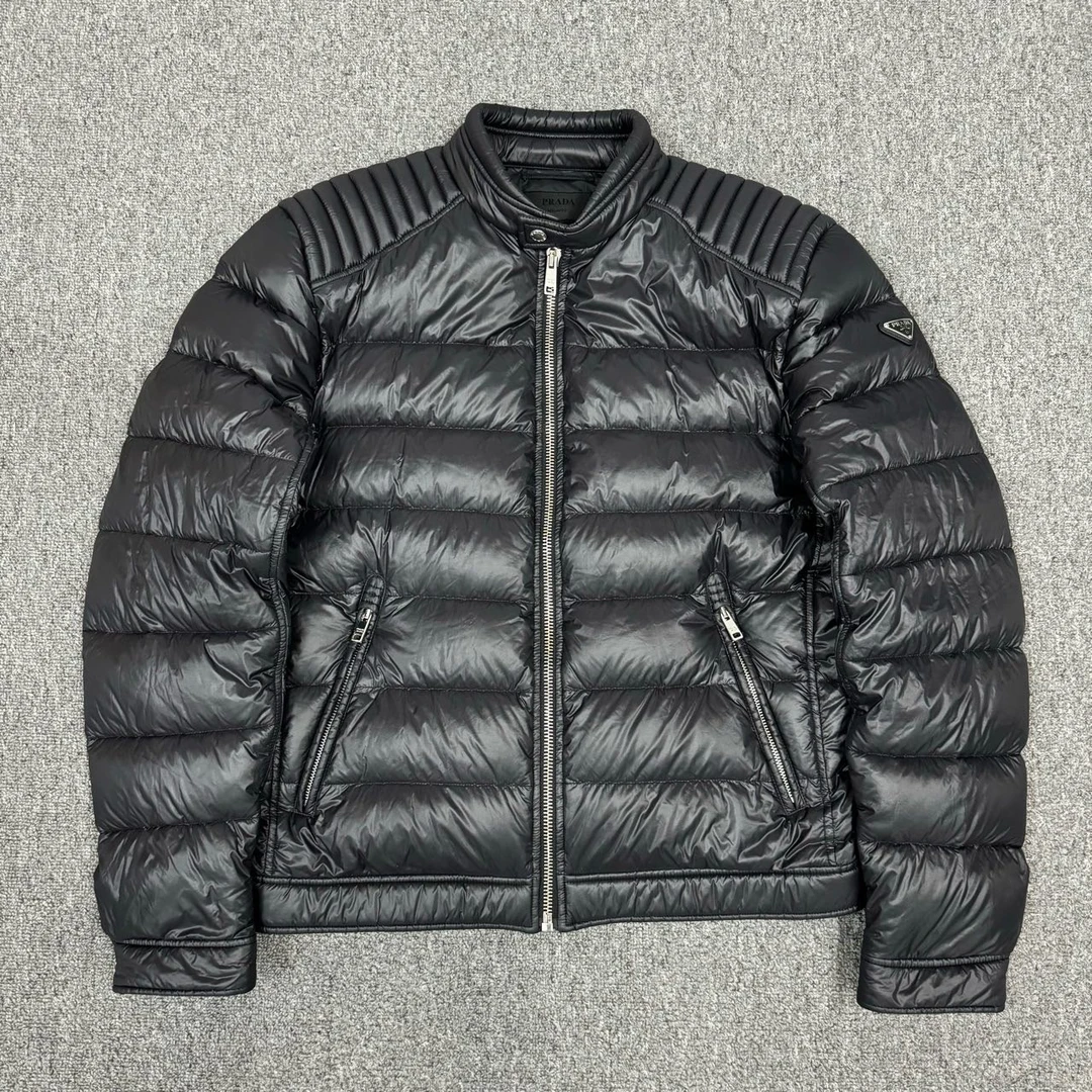 Prada普拉达 黑色三角标机车羽绒服夹克外套 54码99新 10394125