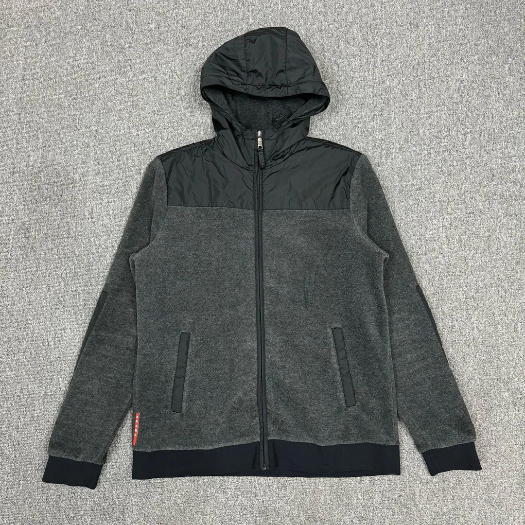 Prada普拉达 黑灰尼龙拼接棉服连帽logo外套 XL码95新 10463743