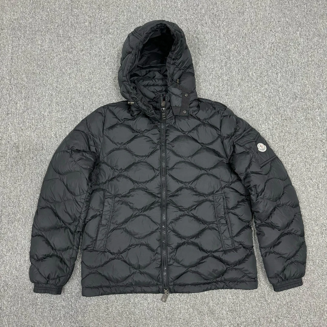 Moncler蒙口 黑色菱形格纹羽绒服外套 4码99新 10057106