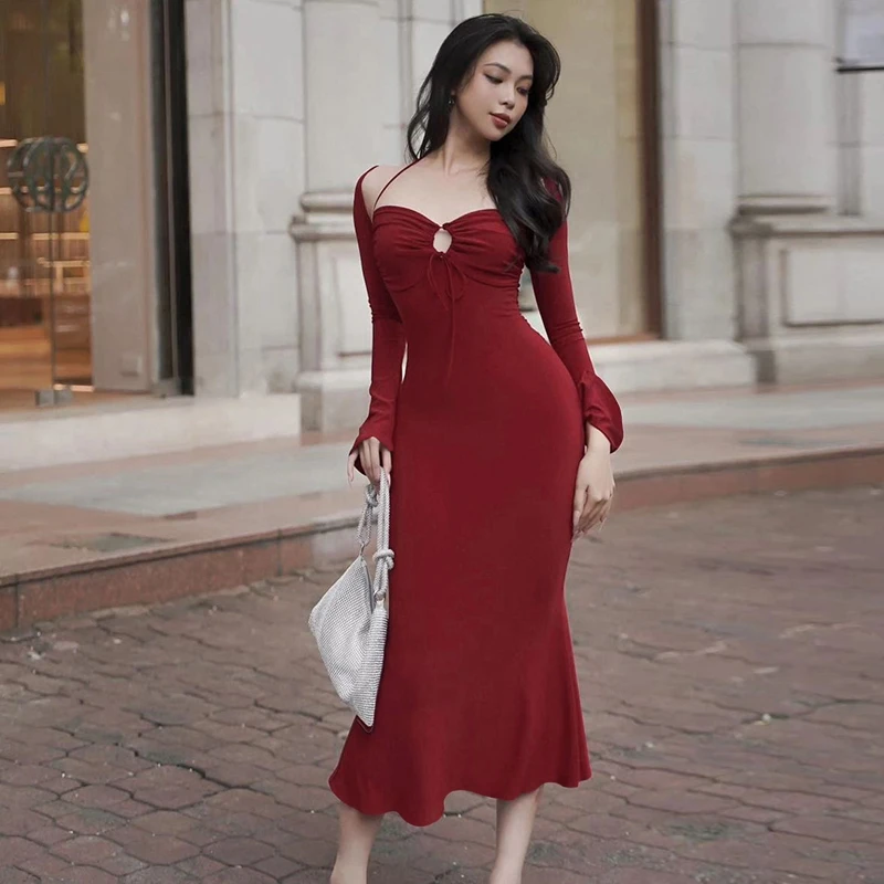 适合参加宴会的裙子法式复古红色挂脖连衣裙女秋季设计感鱼尾裙