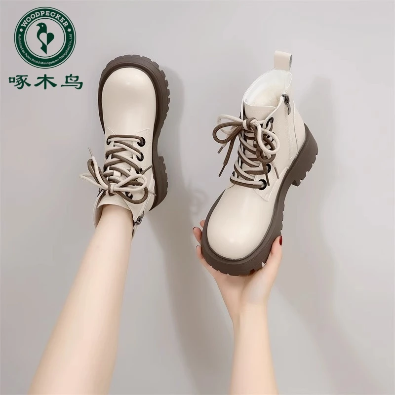 啄木鸟欧洲站英伦风时尚马丁靴女2024秋冬新款白色百搭低帮厚底靴