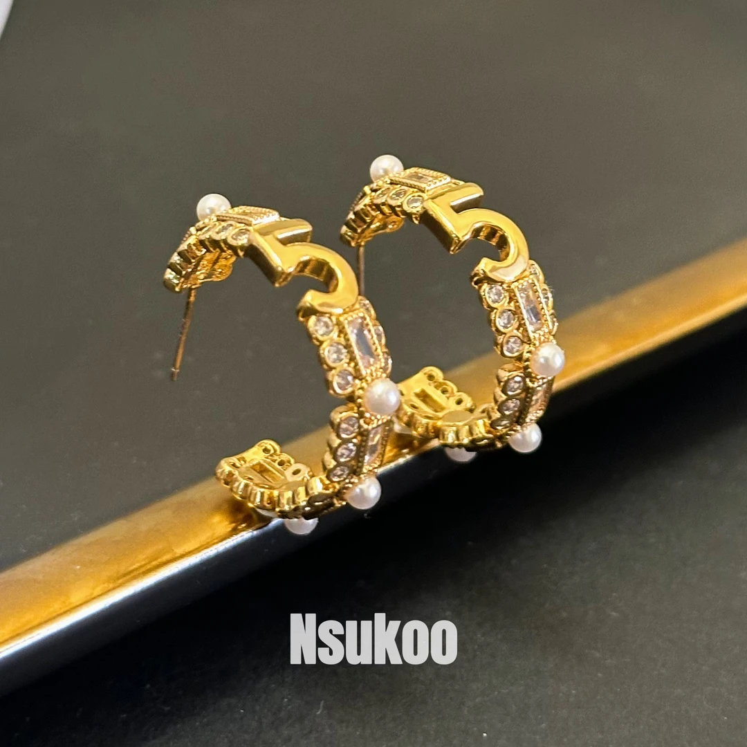 铜合金合成锆石耳饰 E0084 时尚金色小香风5字母个性耳圈