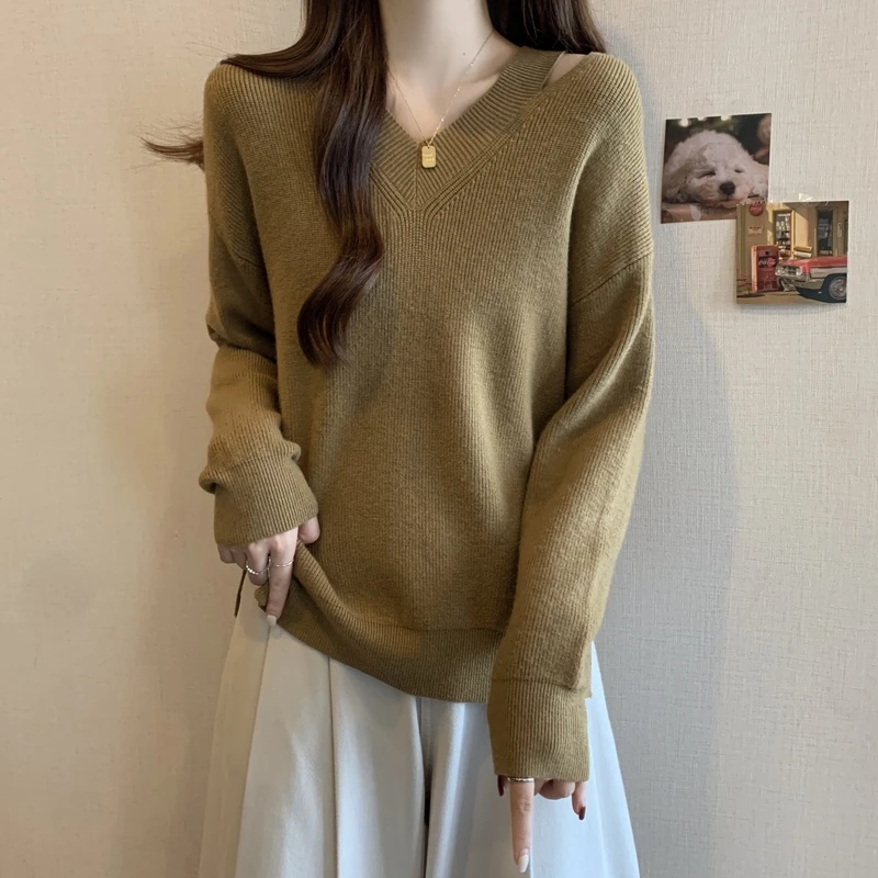秋冬大码漂亮女孩V领露肩镂空打底衫胖MM设计感针织衫别致毛衣女