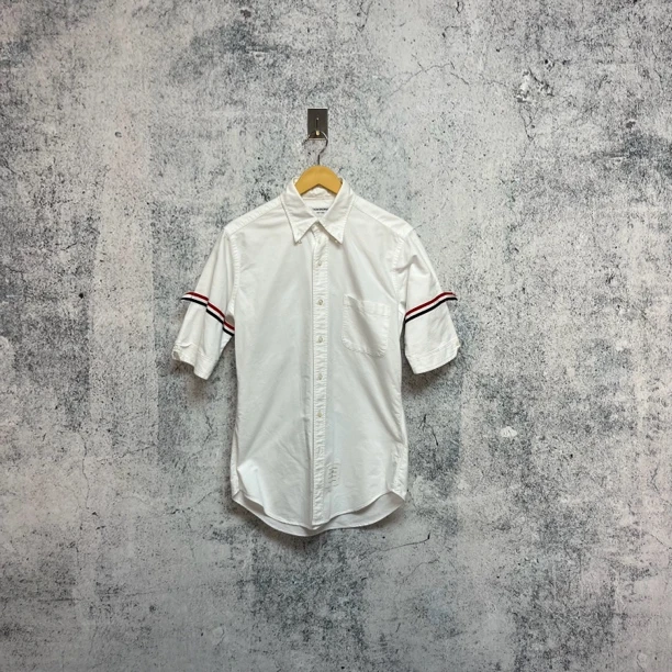 全新未使用 /Thom Browne TB 三条纹 爆款 短袖衬衫/ 2码 /1323