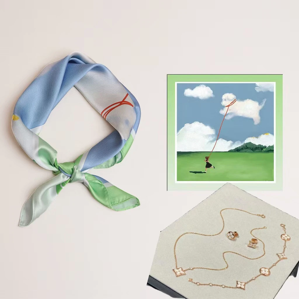 爆款小方时尚仿真丝丝巾潮流百搭，尖花系列