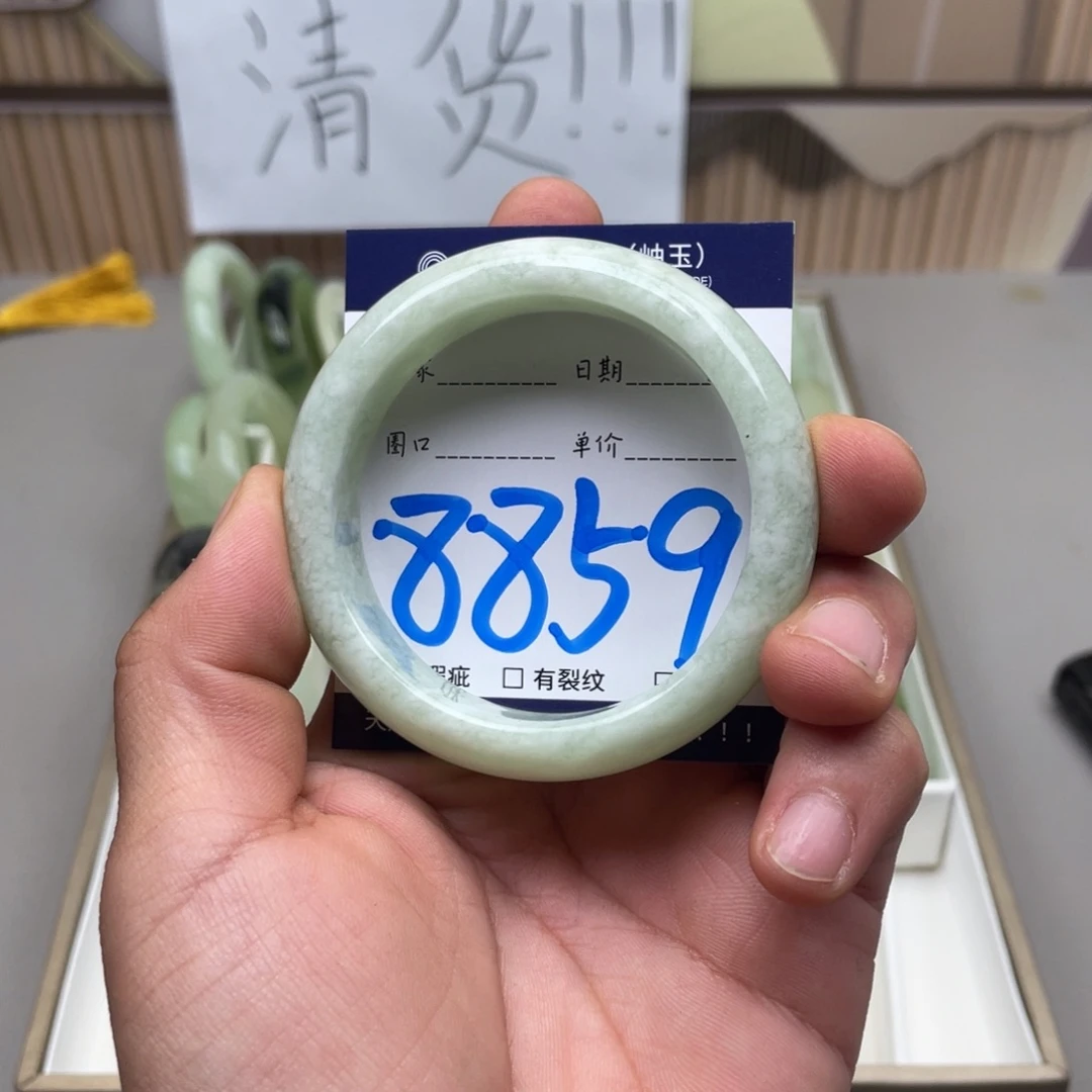 岫玉手镯手镯未镶嵌