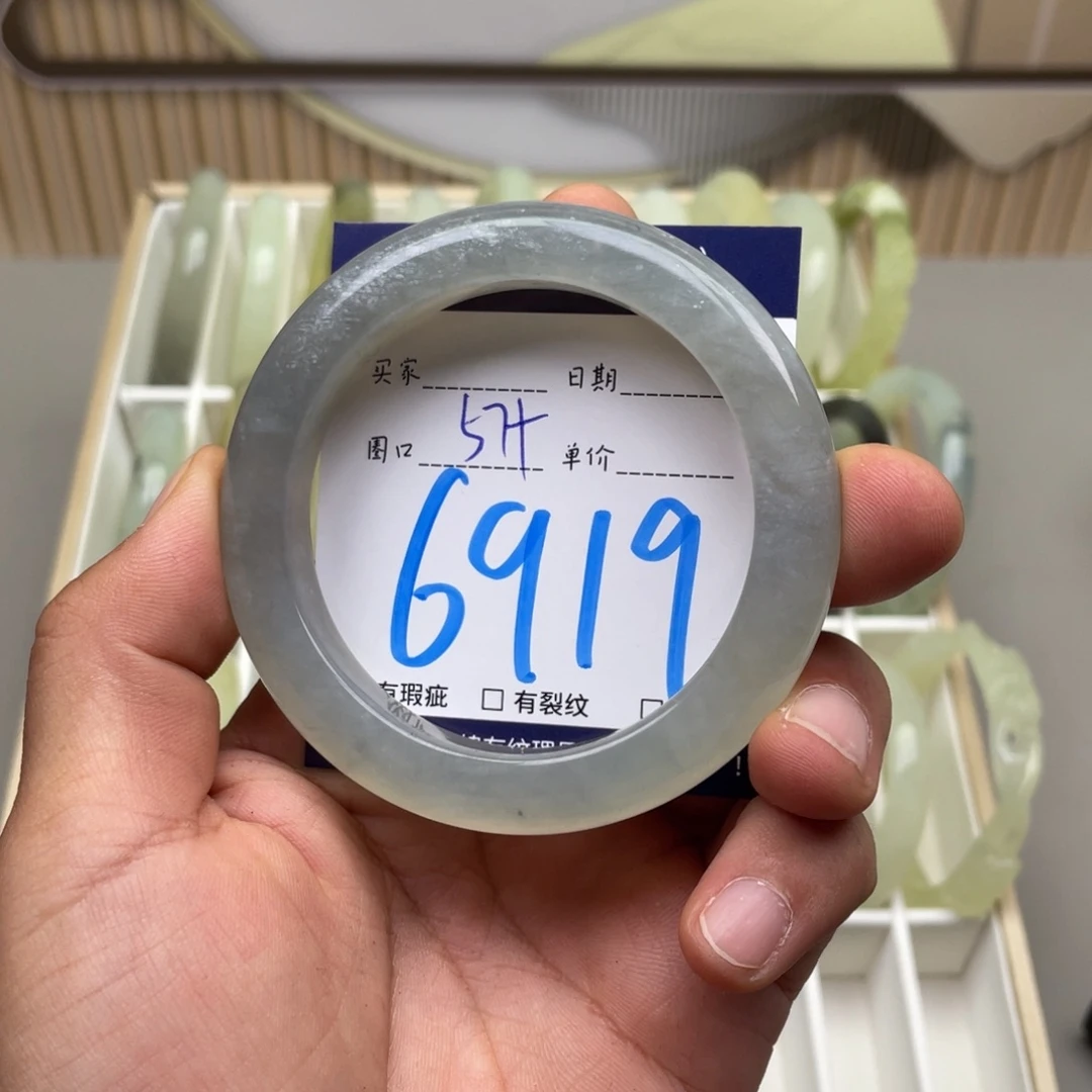 岫玉手镯手镯未镶嵌