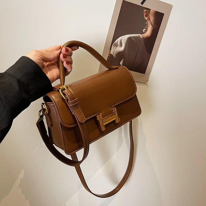 高级感包包女潮流手提包简约时尚网红单肩包休闲斜挎包新款包包女