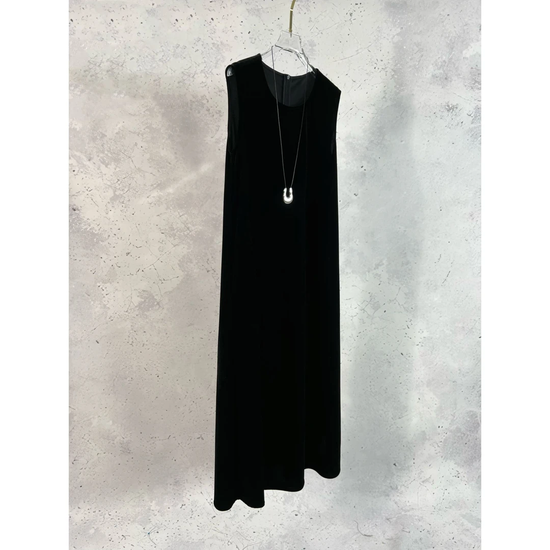 2025新款绯颜丝绒连衣裙D956