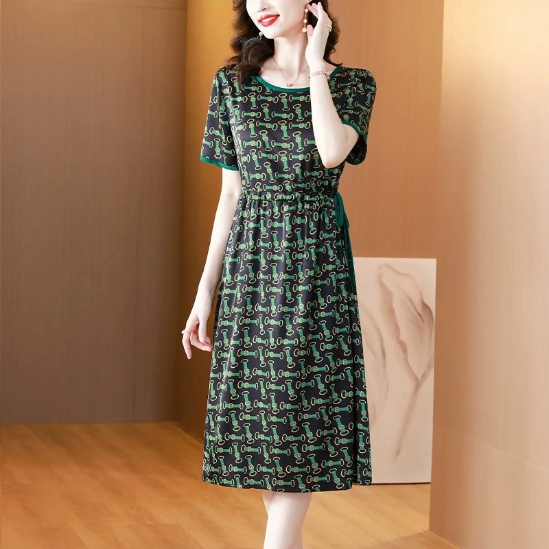 绿色链条2025春夏新款妈妈装印花裙子休闲显瘦短袖圆领高贵连衣裙