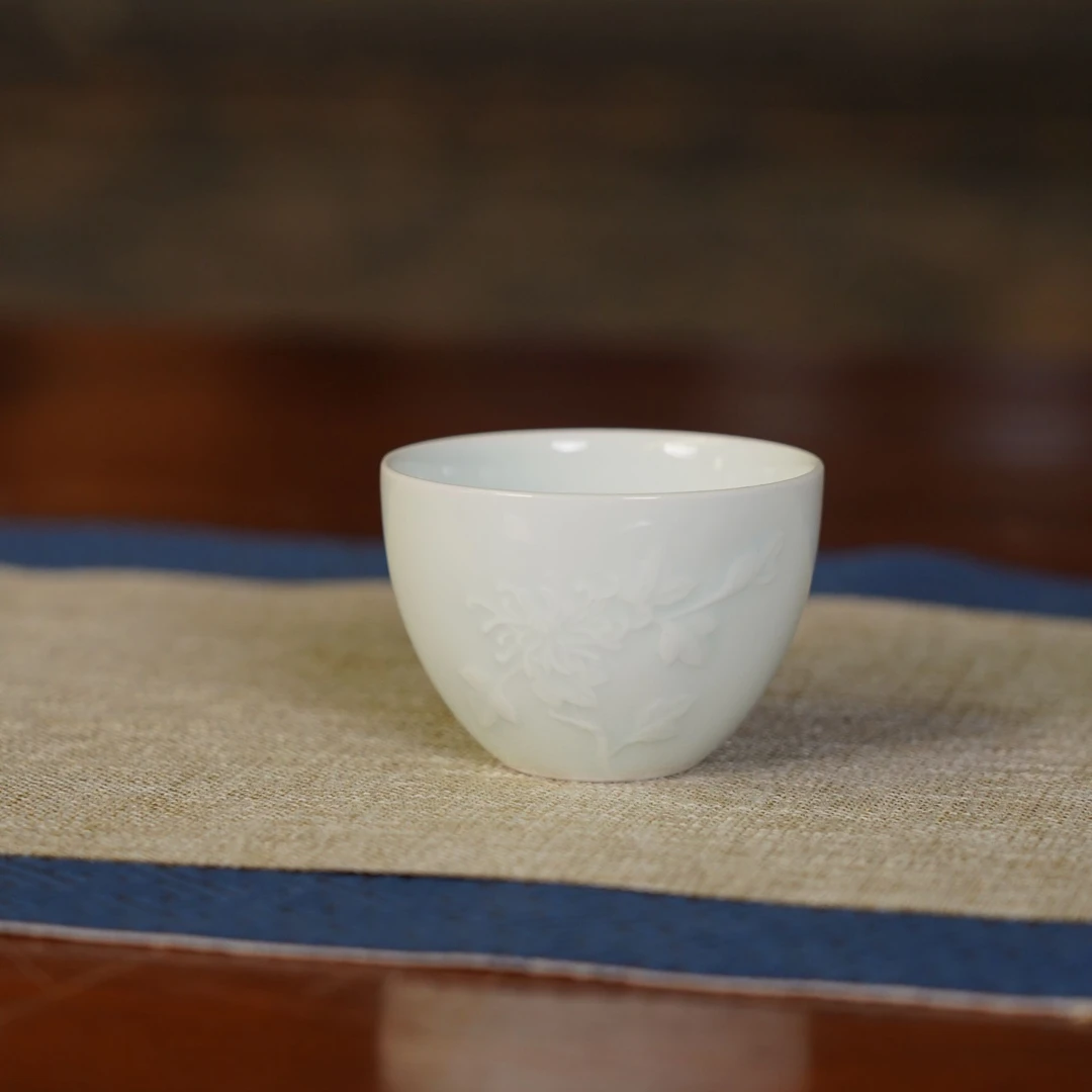 景德镇【梅兰竹菊】影青雕刻单杯主人杯自用送礼