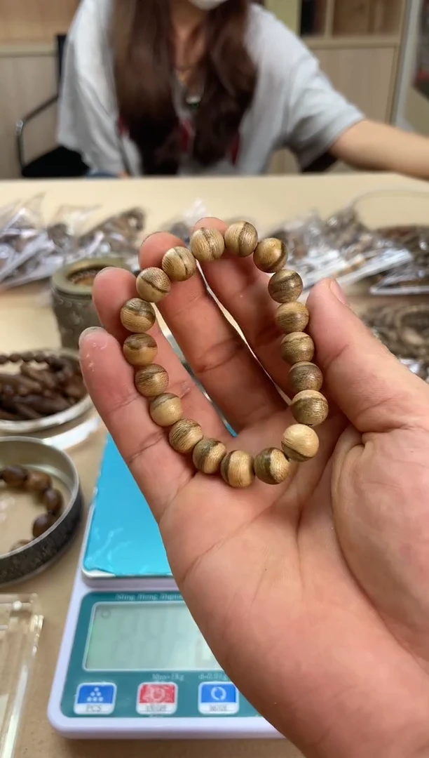 【闪购商品】沉香手串马泥涝1.0多样性发一