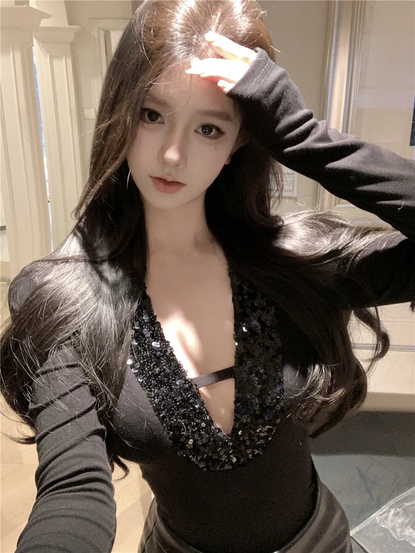 设计感时尚修身黑色V领长袖拼接亮片打底衫T恤上衣女秋冬新款半裙