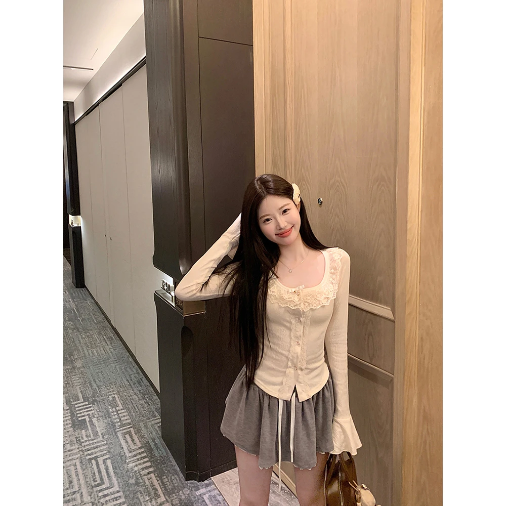 纯欲风辣妹设计感蕾丝领纹理打底修身百搭上衣女秋冬新款显瘦短裙